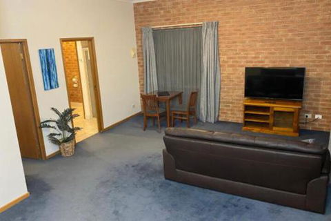 Best Western Coastal Waters Motor Inn - Mackay Tourism 3
