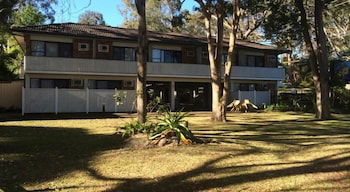 Port Stephens Motel - Mackay Tourism 6