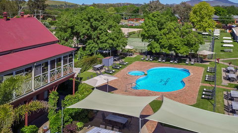 Alzburg Resort - Mackay Tourism 4