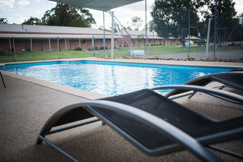 Cadell On The Murray Motel Resort - Mackay Tourism 3