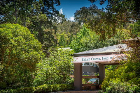 Eltham Gateway Hotel - Mackay Tourism 0