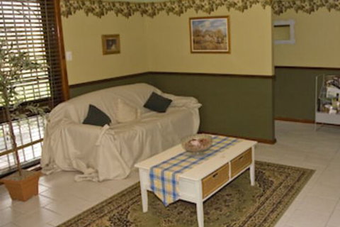 Talga Vines Vineyard Escape - Mackay Tourism 6