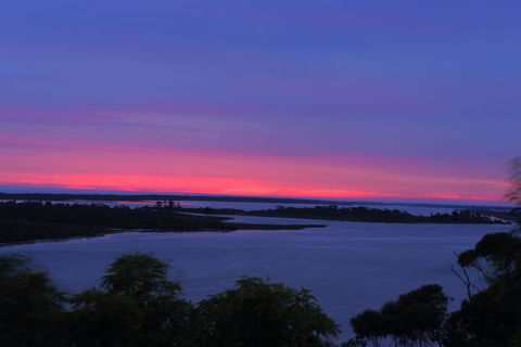 Absolute Lakes Entrance - Mackay Tourism 2