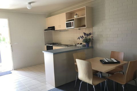 Nagambie Motor Inn - Mackay Tourism 7