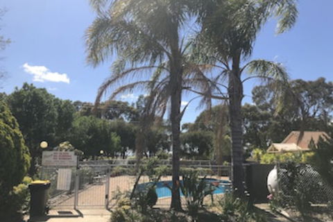 Nagambie Motor Inn - Mackay Tourism 0