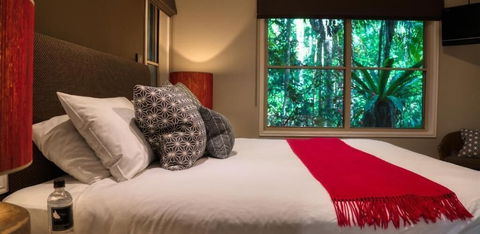 Narrows Escape Rainforest Retreat - Mackay Tourism 1