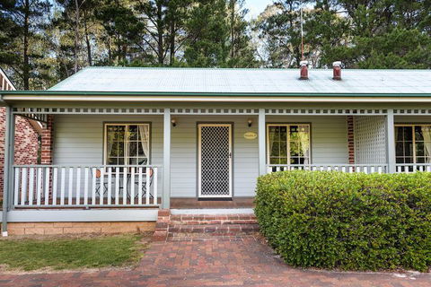 Federation Gardens & Possums Hideaway - Mackay Tourism 5