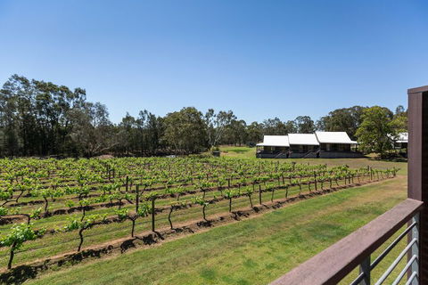 Hermitage Lodge - Mackay Tourism 1