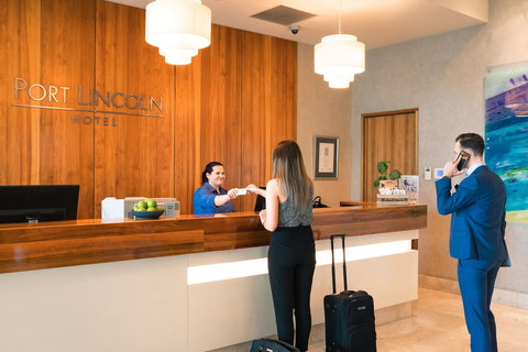 The Port Lincoln Hotel - Mackay Tourism 4