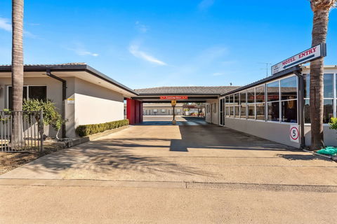 Econo Lodge Moree Spa Motor Inn - Mackay Tourism 5