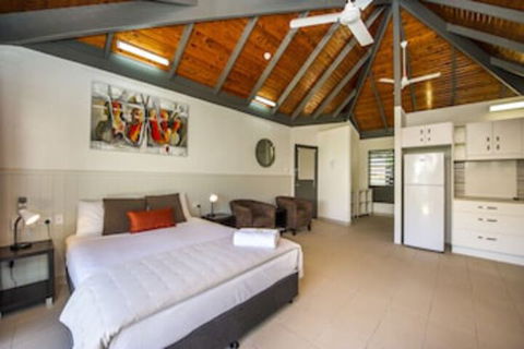 Island Leisure Resort - Mackay Tourism 0
