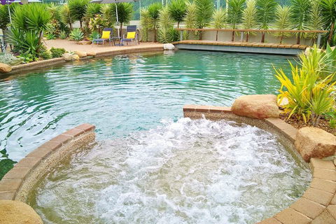 Island Leisure Resort - Mackay Tourism 4