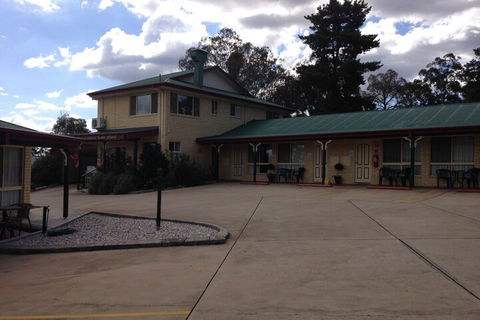 Country Rose Motel Warwick - Mackay Tourism 3