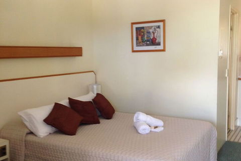 Country Rose Motel Warwick - Mackay Tourism 7