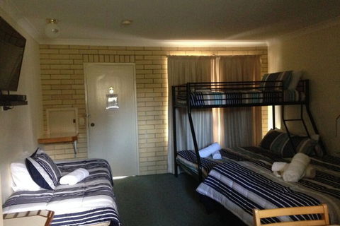 Country Rose Motel Warwick - Mackay Tourism 6