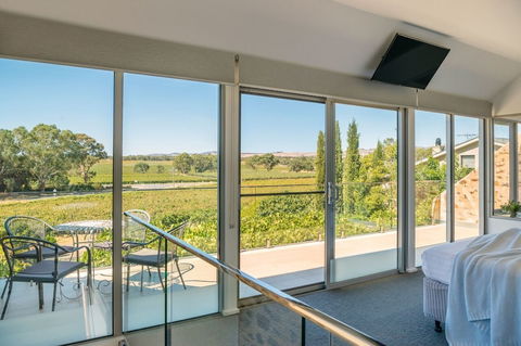 Barossa Shiraz Estate - Mackay Tourism 6