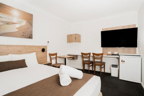 Caribbean Motel - Mackay Tourism 1