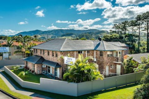 Park Beach Resort Motel - Mackay Tourism 0