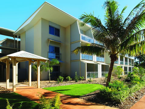 Oaks Broome Hotel - Mackay Tourism 1