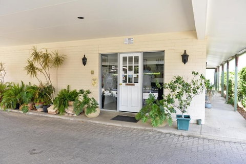 Pioneer Motel - Mackay Tourism 6