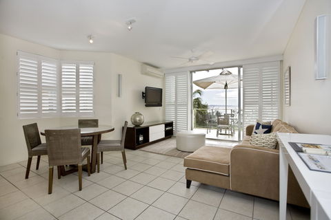 Maison Noosa Beachfront Resort - Mackay Tourism 3