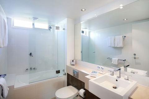Maison Noosa Beachfront Resort - Mackay Tourism 5