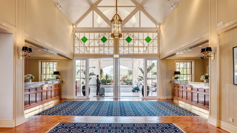 InterContinental Sanctuary Cove Resort, An IHG Hotel - Mackay Tourism 4