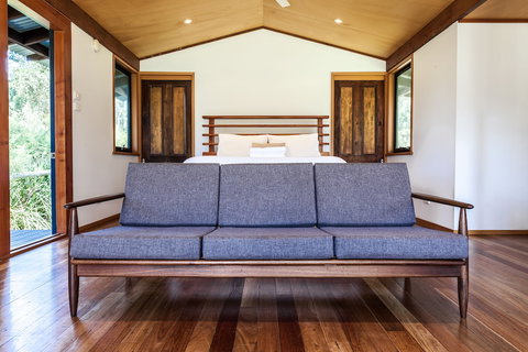 Worrowing Jervis Bay - Mackay Tourism 1