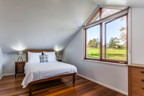 Worrowing Jervis Bay - Mackay Tourism 2