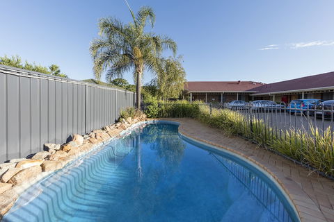 Best Western Ambassador Motor Inn & Apartments - Mackay Tourism 4