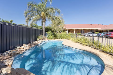 Best Western Ambassador Motor Inn & Apartments - Mackay Tourism 3