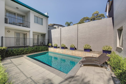 Adina Apartment Hotel Sydney Chippendale - Mackay Tourism 1