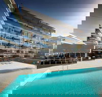 Honeysuckle Executive Apartments - Mackay Tourism
