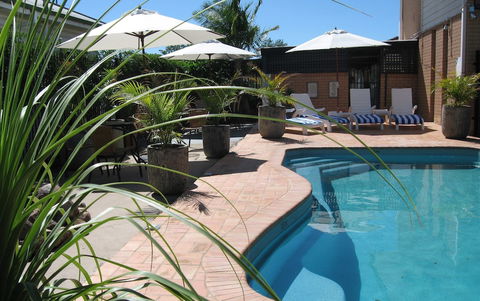 Golden Harvest Motor Inn - Mackay Tourism 1