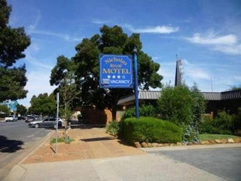 Nicholas Royal Motel - Mackay Tourism 2
