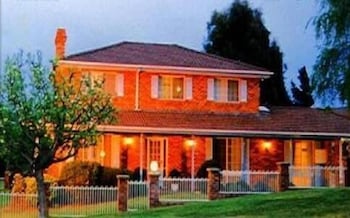 Kinross Inn - Mackay Tourism 2