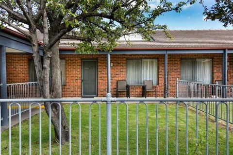 Blazing Stump Motel & Suites - Mackay Tourism 3