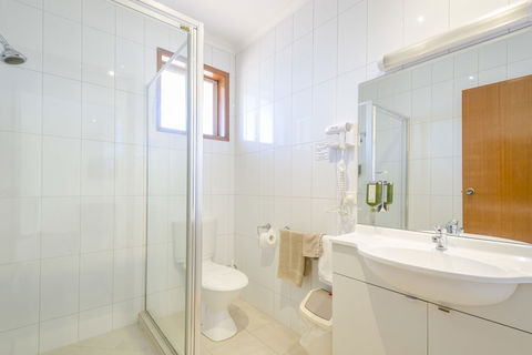 Werribee Motel & Apartments - Mackay Tourism 3