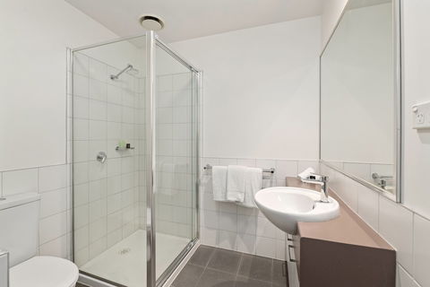 Burwood Serviced Apartments - Mackay Tourism 1