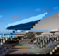 Beachfront Motel - Mackay Tourism