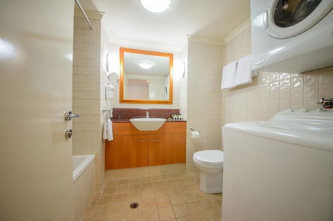 Central Cosmo Apartments - Mackay Tourism 5
