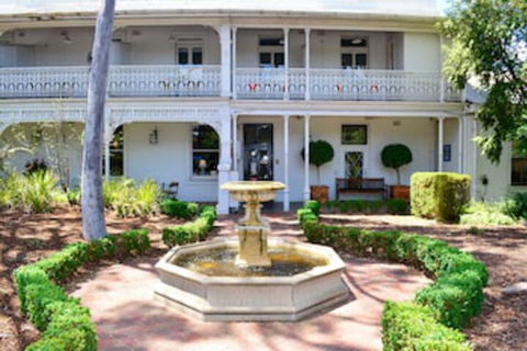 Richmond Hill Hotel - Mackay Tourism 0