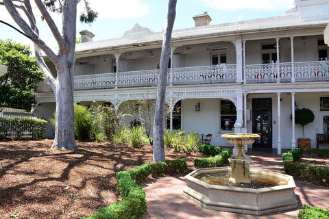 Richmond Hill Hotel - Mackay Tourism 2