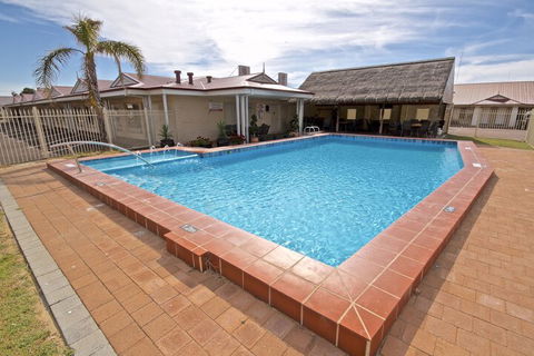 Bunbury Apartment Motel - Mackay Tourism 2