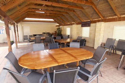 Bunbury Apartment Motel - Mackay Tourism 3