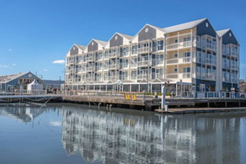 Peppers Seaport Hotel - Mackay Tourism 0