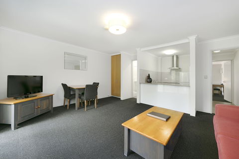 Mt Ommaney Hotel Apartments - Mackay Tourism 6