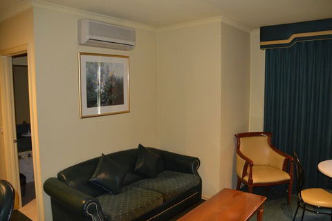 Rowville International Hotel - Mackay Tourism 7