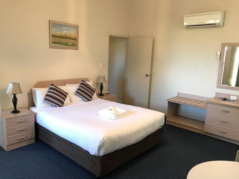 Orange Motor Lodge - Mackay Tourism 4