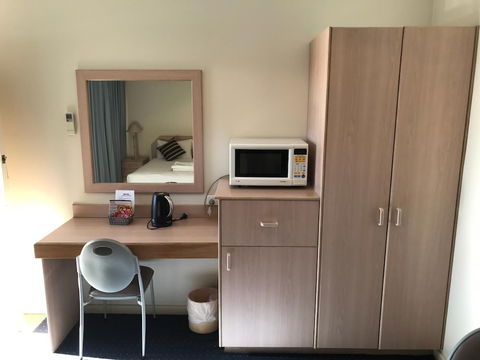 Orange Motor Lodge - Mackay Tourism 1